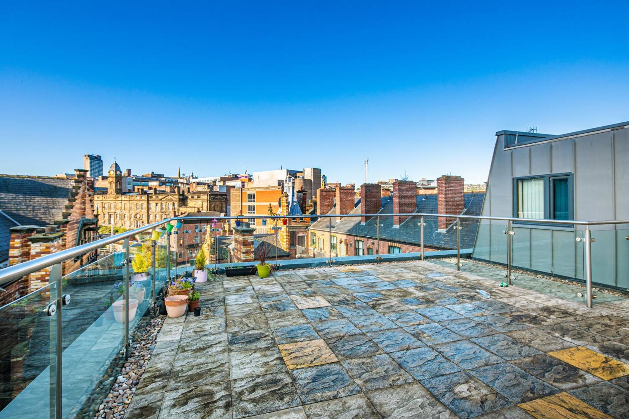 Stylish 2 Bed Apt 18 - City Centre, Free Parking, Espresso Machine & Netflix - Hosted By Stay Host Save Шефилд Экстерьер фото