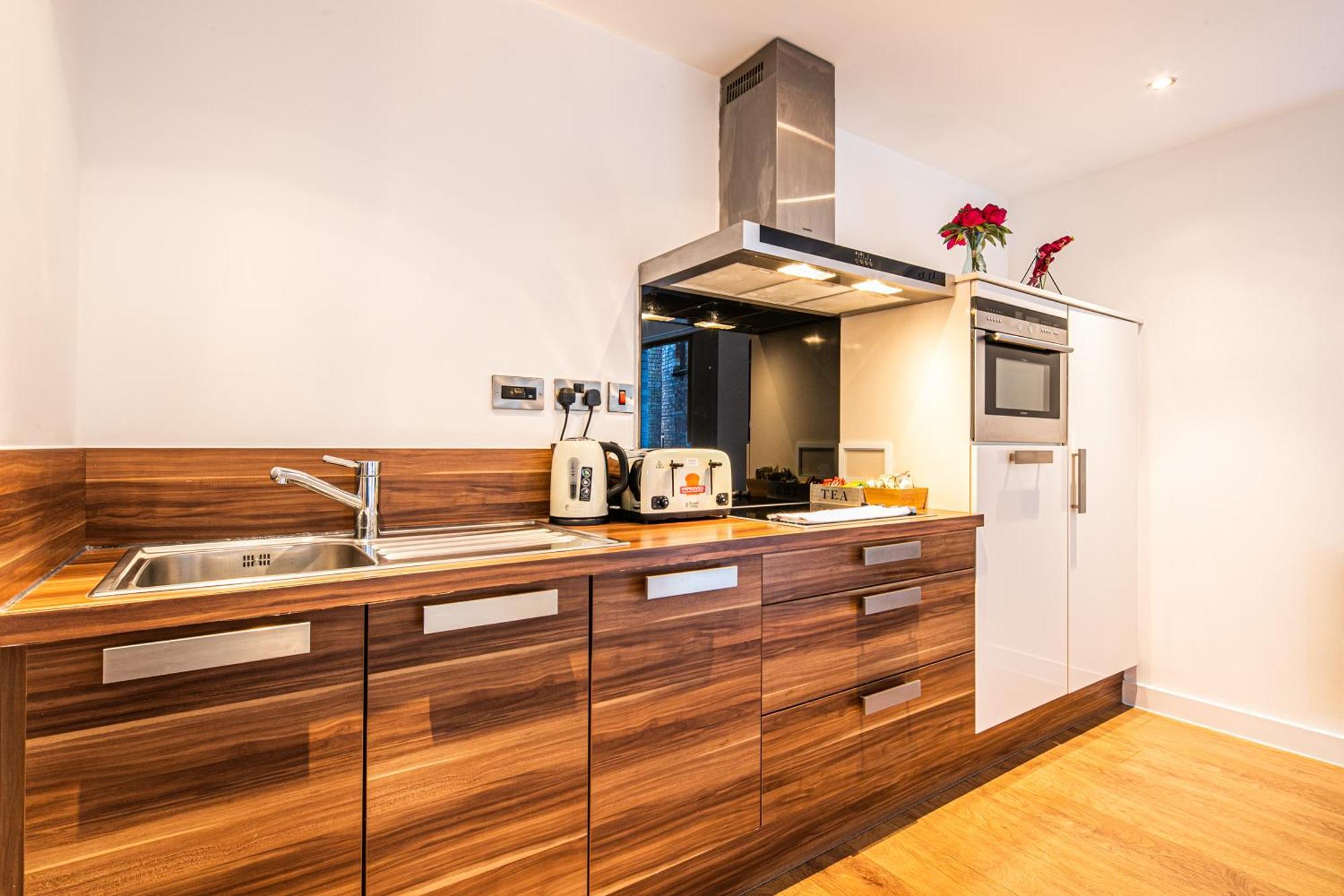 Stylish 2 Bed Apt 18 - City Centre, Free Parking, Espresso Machine & Netflix - Hosted By Stay Host Save Шефилд Экстерьер фото