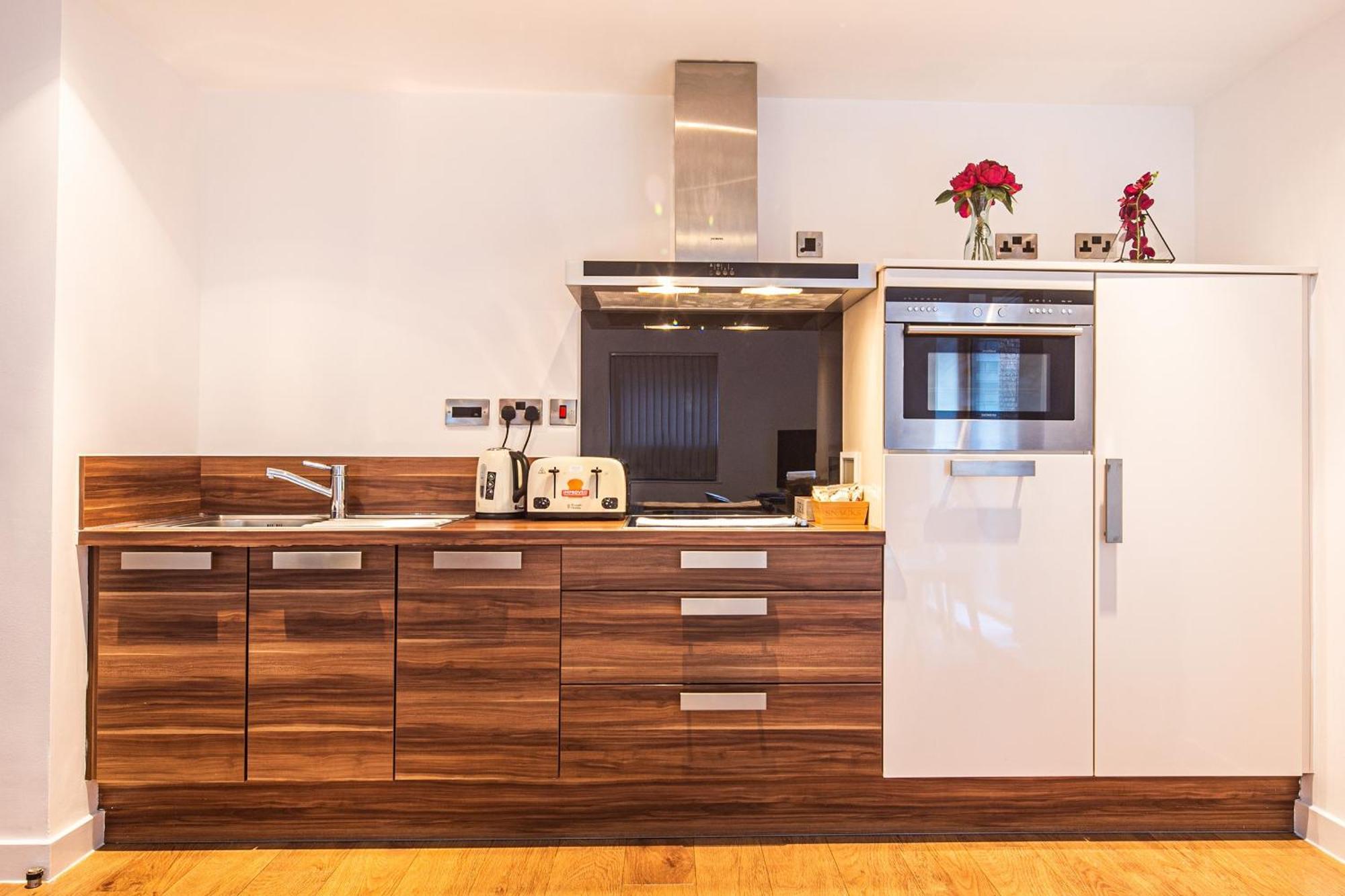 Stylish 2 Bed Apt 18 - City Centre, Free Parking, Espresso Machine & Netflix - Hosted By Stay Host Save Шефилд Экстерьер фото